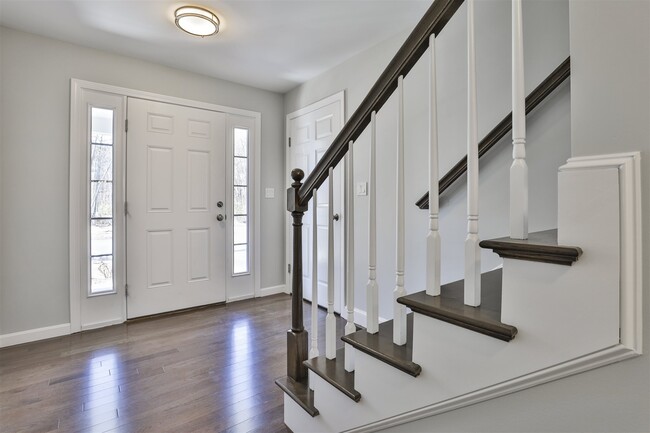 Building Photo - 181 Knollwood Way