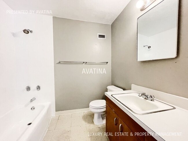 Building Photo - 1519 Nuuanu Ave