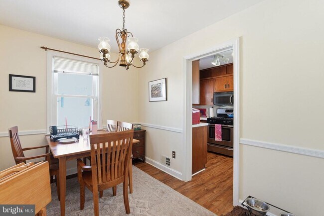 Building Photo - 1411 S Pollard St