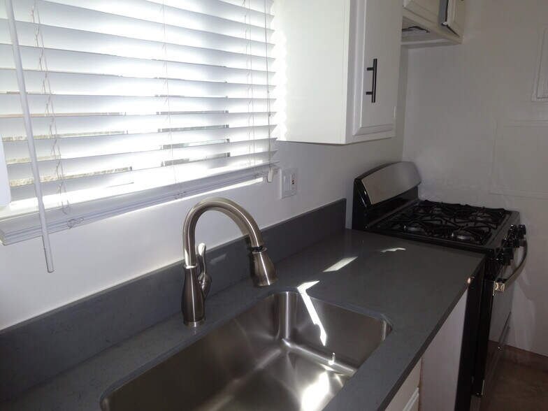 Kitchen 2 - 1748 S Westgate Ave
