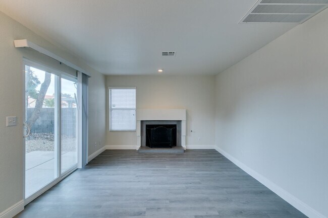 Building Photo - 1738 Toltec Cir