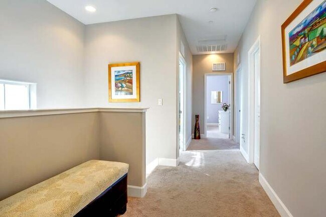 Building Photo - 217 Southpark Ct