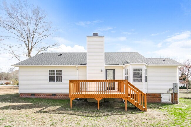 Building Photo - 1432 Smokey Mountain Dr