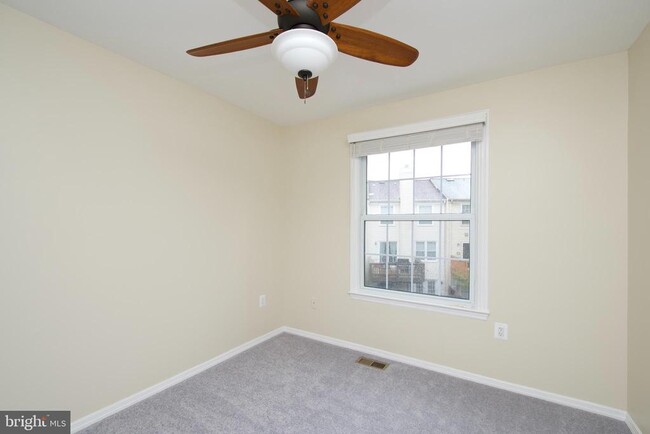Building Photo - 6136 Summer Park Ln