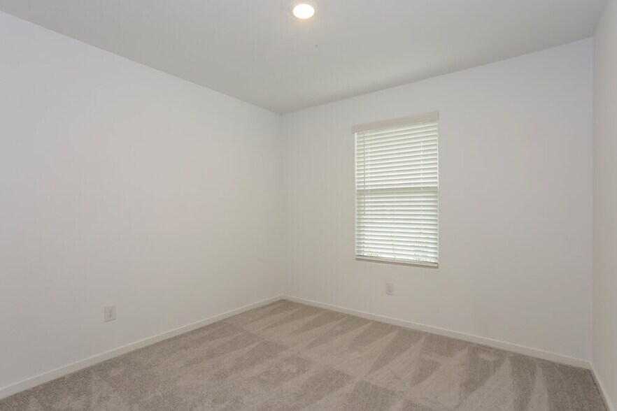 Building Photo - 1812 Javelina St