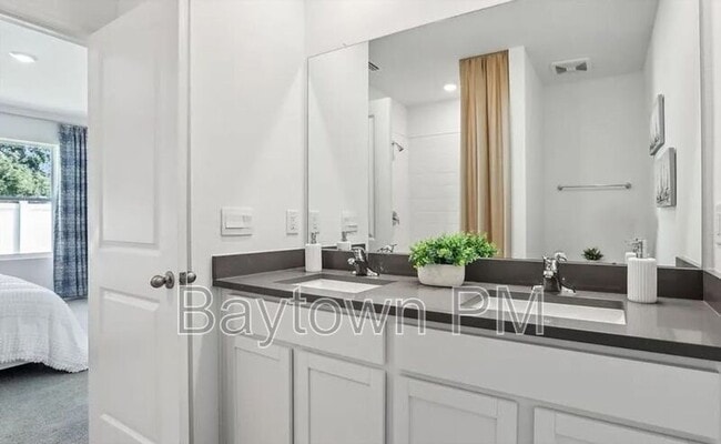 Building Photo - 32528 Weathered Oak Dr