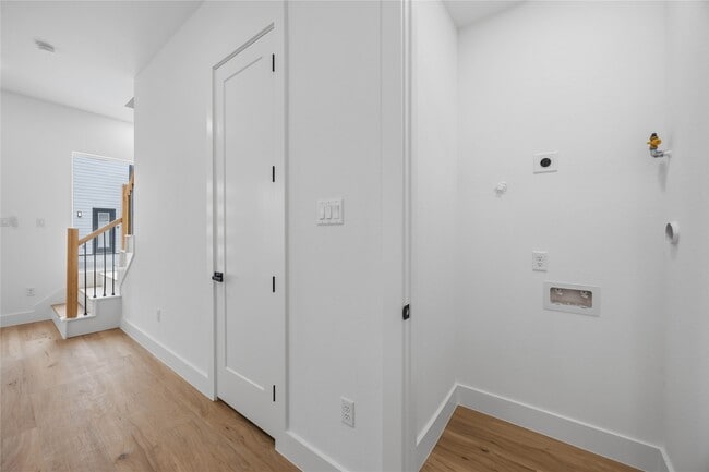 Building Photo - 9019 Comal St