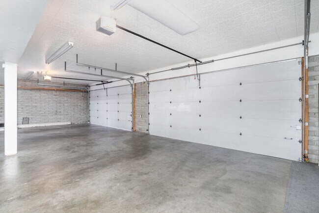 Building Photo - 4bd/3ba Seattle Home