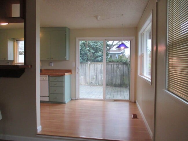 Building Photo - Delightful 3 Bedroom, 1 Bathroom Home in Tacoma