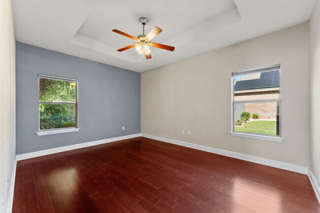 Building Photo - 554 Camellia Ct