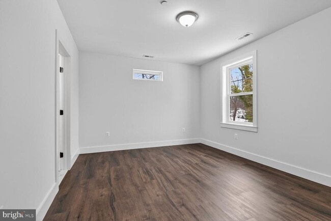 Building Photo - 13102 Ideal Dr