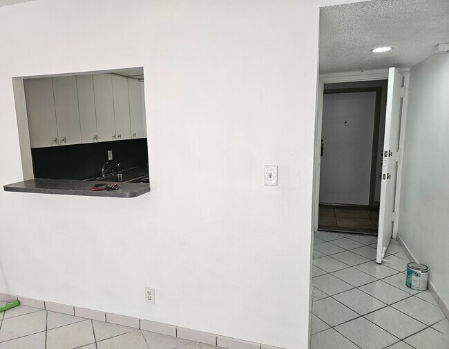 Building Photo - 1825 W 44th Pl