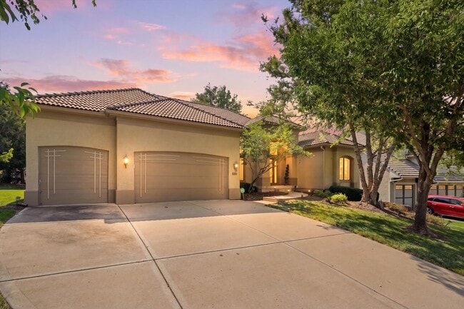 Building Photo - 9638 Zarda Dr