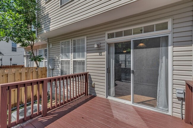Building Photo - Spacious 2-Bedroom home in Prime West Nash...