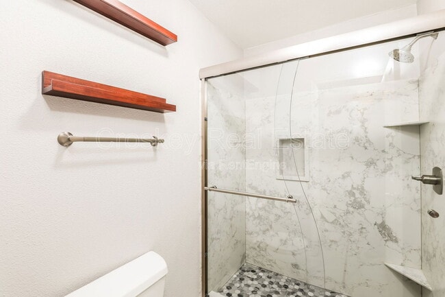 Building Photo - 2412 Pecan St