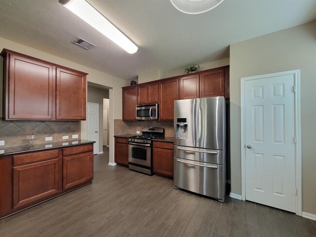 Building Photo - 805 Arlington Pointe Dr