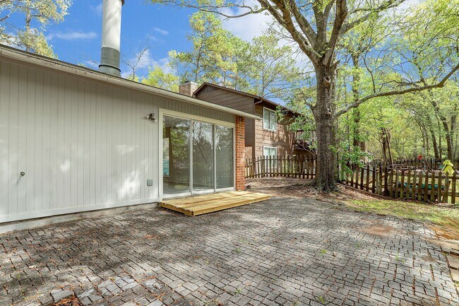 Building Photo - 74 Maple Branch St