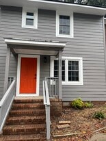 Building Photo - 801 Creekside Dr