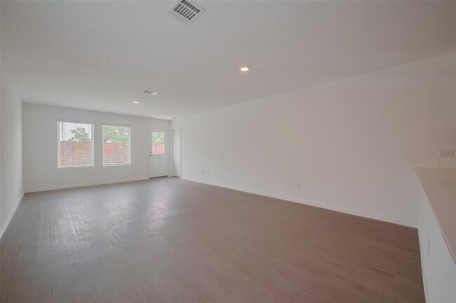 Building Photo - 3037 Dawn Sound Dr