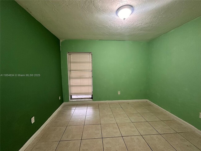 Building Photo - 11604 SW 124th Ct
