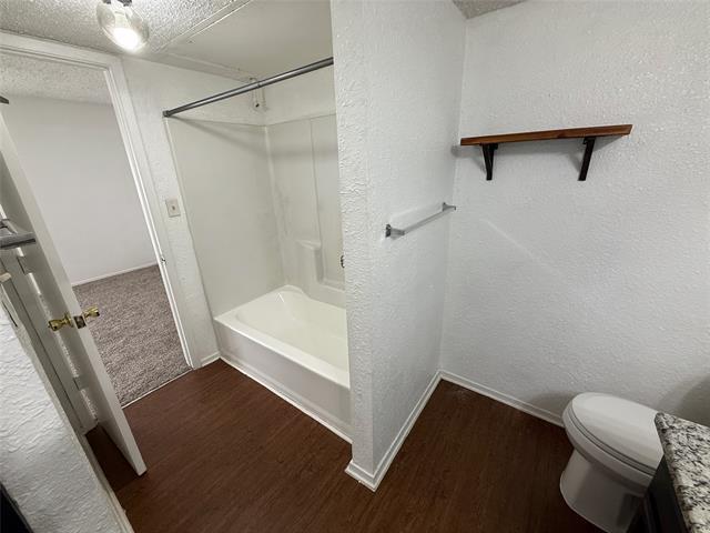 Building Photo - 422 W 4th St