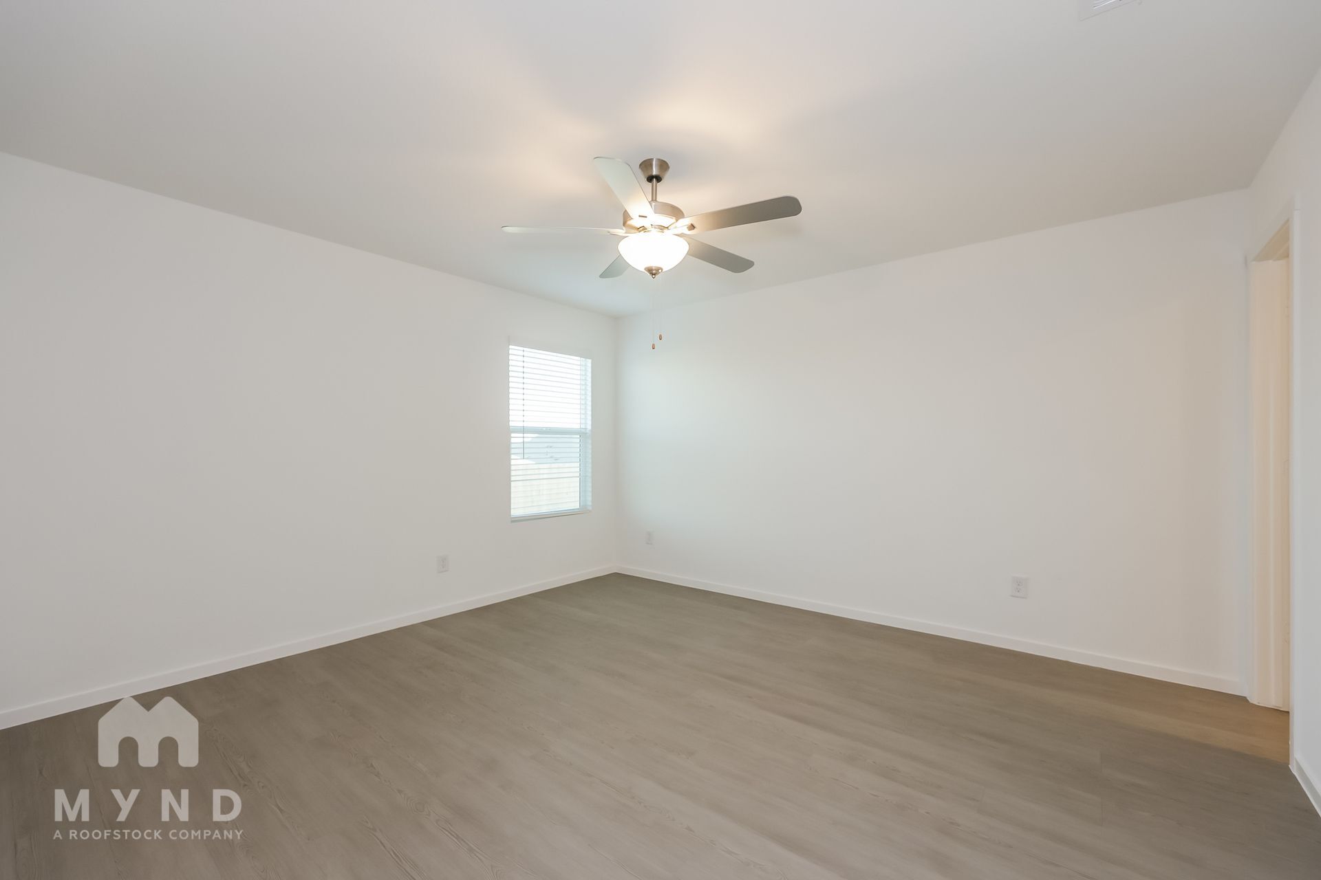 Building Photo - 2700 Ctr Crk Ln