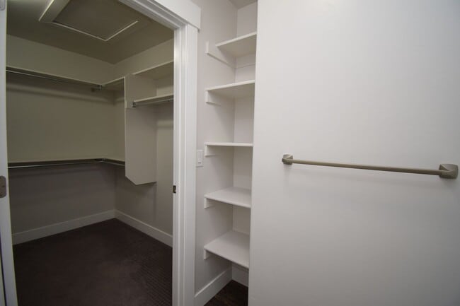 Building Photo - 4 Bed 3.5 Bath Sunny and Spacious South Jordan Corner-Lot Home with Views!