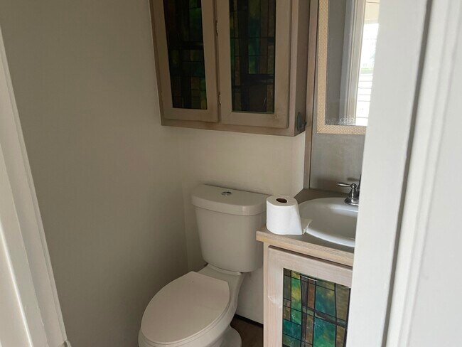 Building Photo - 100 Village Green Cir E