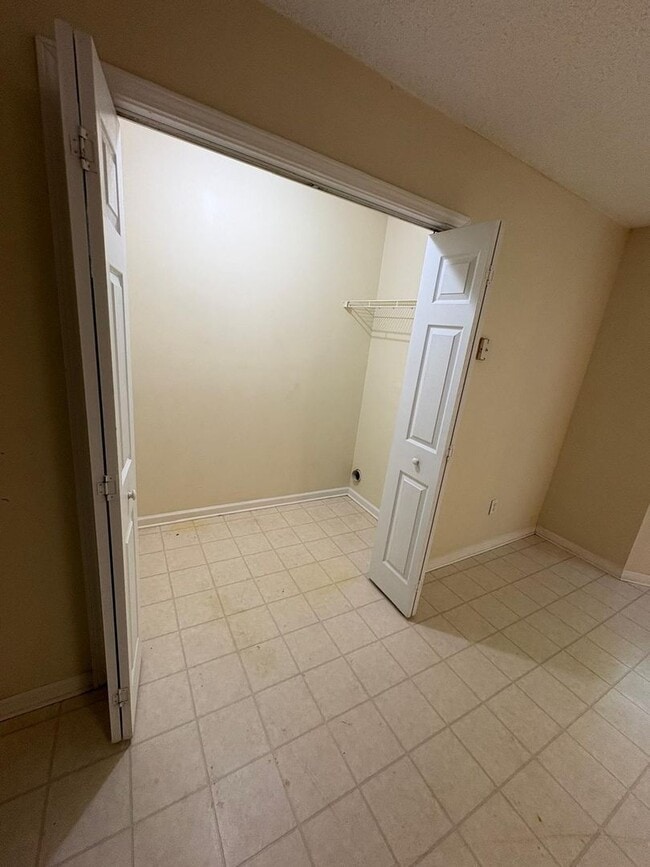 Building Photo - 886 Eagles Nest Cir
