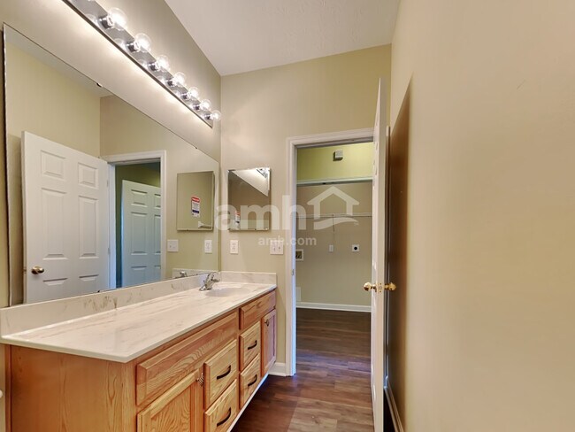 Building Photo - 1542 Quarter Horse Cir