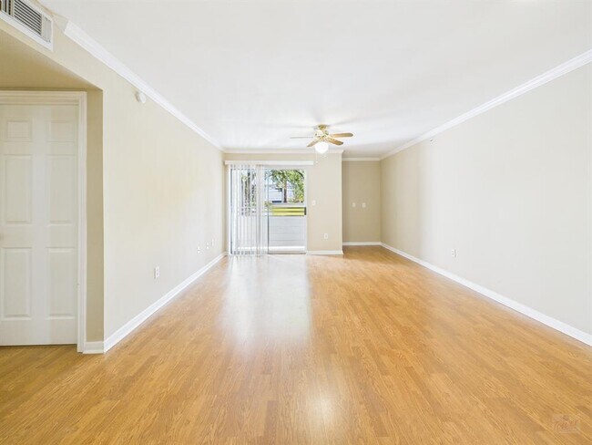 Building Photo - 501 W 26th St