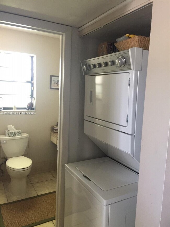 Building Photo - 2191 Bayberry Dr