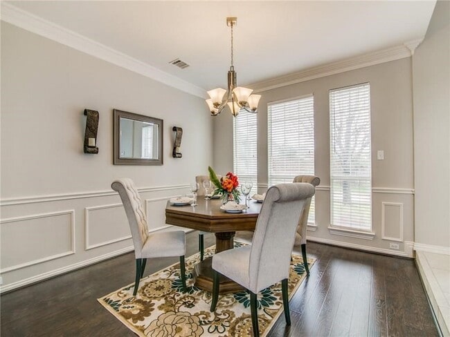 Building Photo - 4425 Cityview Dr
