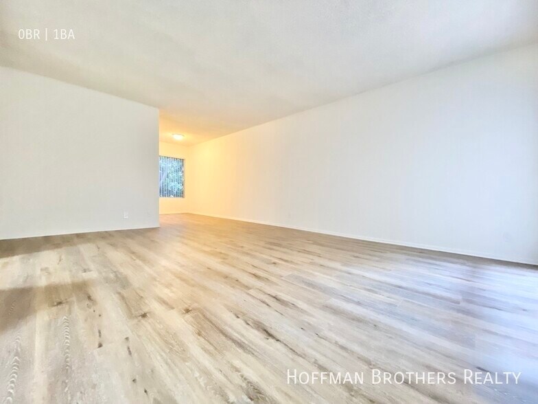 Building Photo - 1140 N Clark St