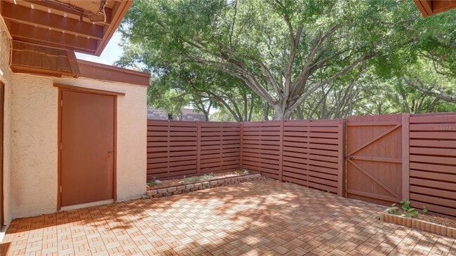 Building Photo - 15206 W Pond Woods Dr