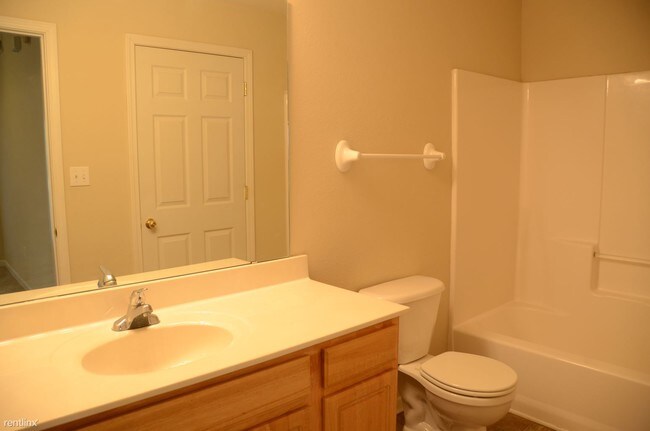 Building Photo - 1013 Shive Ln