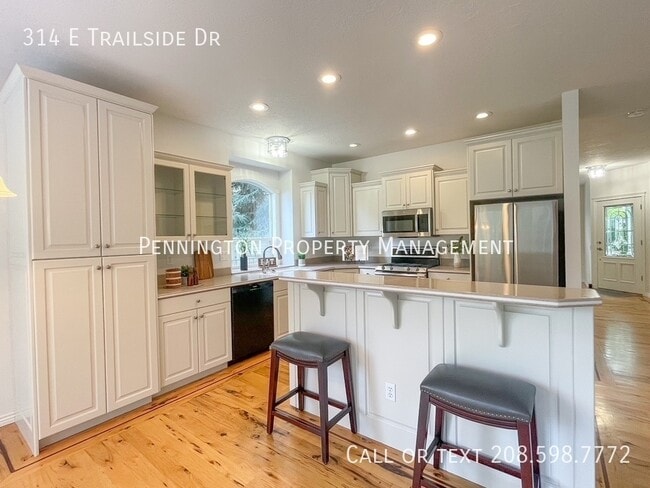 Building Photo - 314 E Trailside Dr