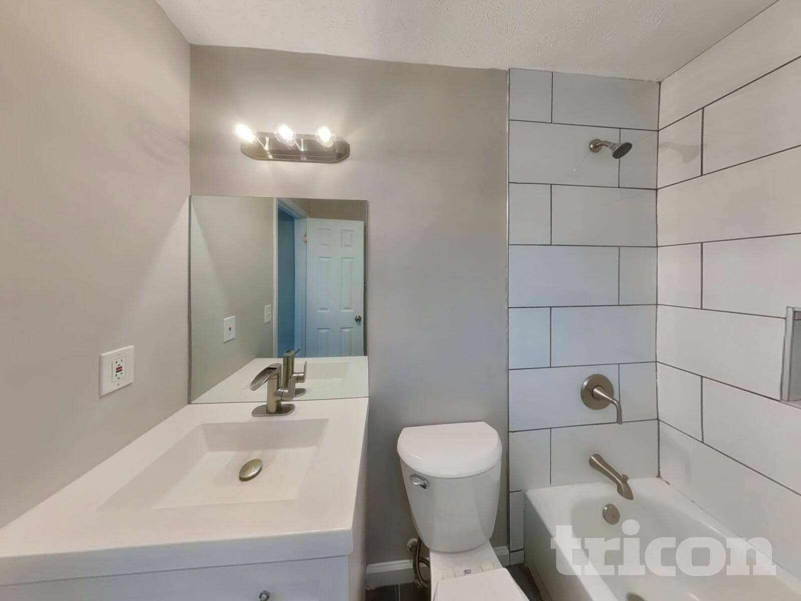 Building Photo - 212 Hemlock Dr