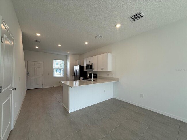 Building Photo - 3009 Skyline Lp