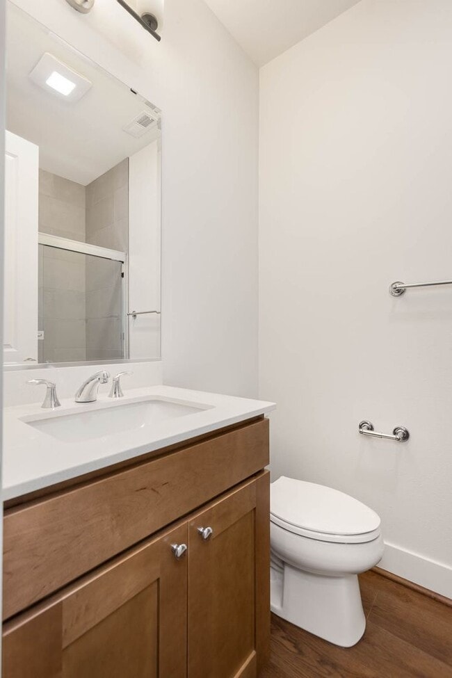 Building Photo - Newer Construction in Avenwood | 5BR Home Near Sammamish Commons