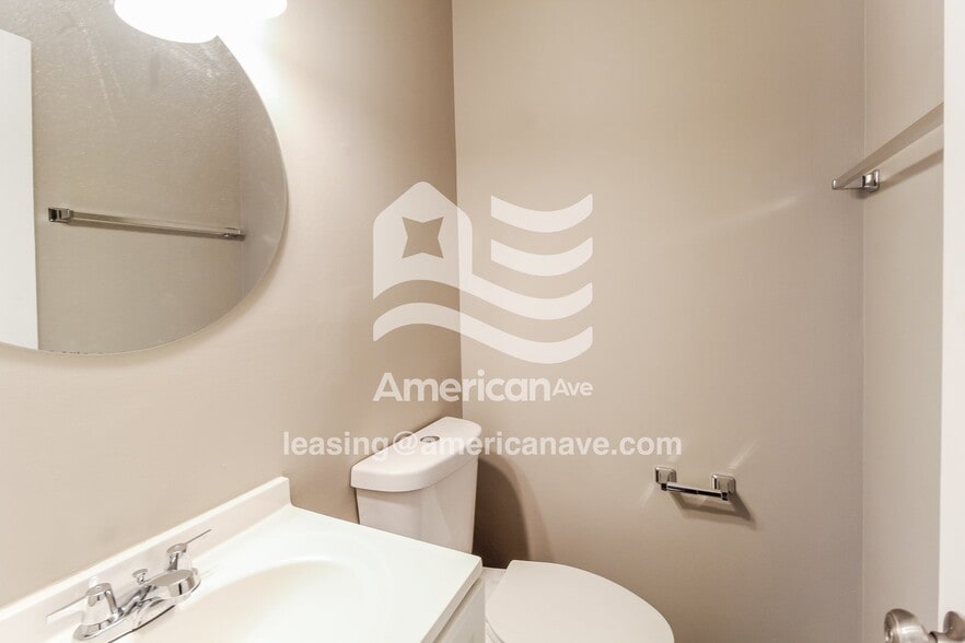 Building Photo - 4277 White Oak Ct