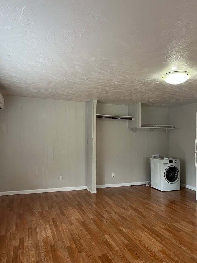 Building Photo - Quaint Studio , 1 Bath Home in Grants Pass