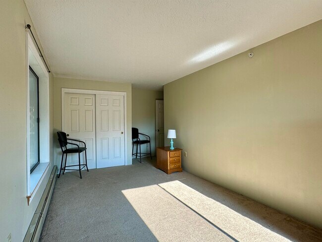 Building Photo - 19 Saco St