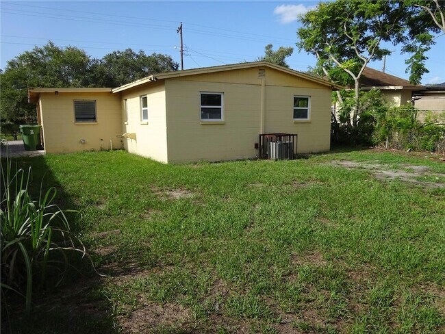 Building Photo - 4307 E Osborne Ave