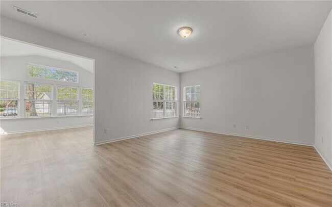 Building Photo - 310 Canaan Cir