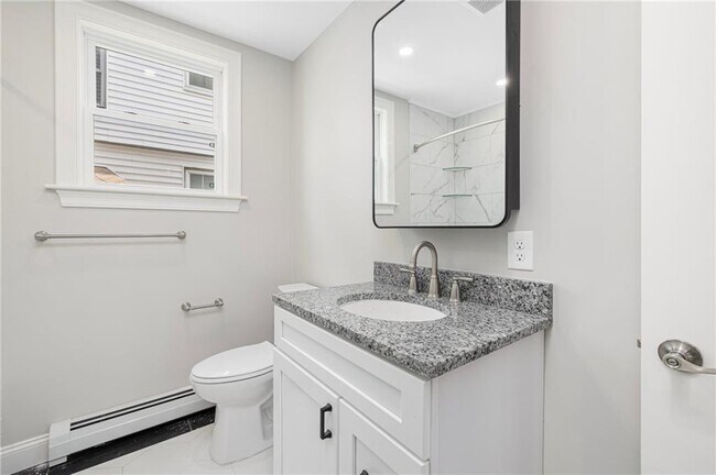 Building Photo - 146 Evergreen St