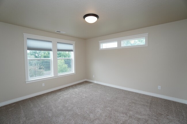 Building Photo - 38 E Ranch Dr