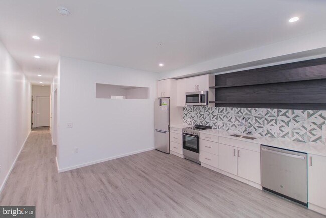 Building Photo - 1201 Vine St