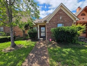 Building Photo - 7733 Shadowland Dr