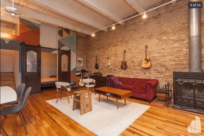 Building Photo - RAVENSWOOD - BEAUTIFUL 1BD LOFT FOR RENT!